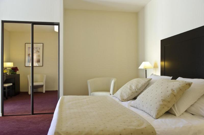 Hotel Burgevin Sully-sur-Loire Bagian luar foto