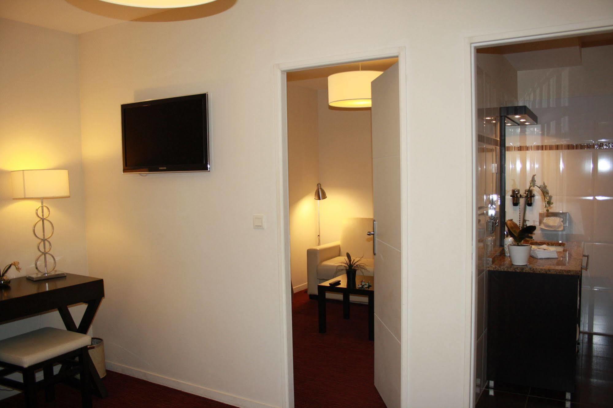 Hotel Burgevin Sully-sur-Loire Bagian luar foto
