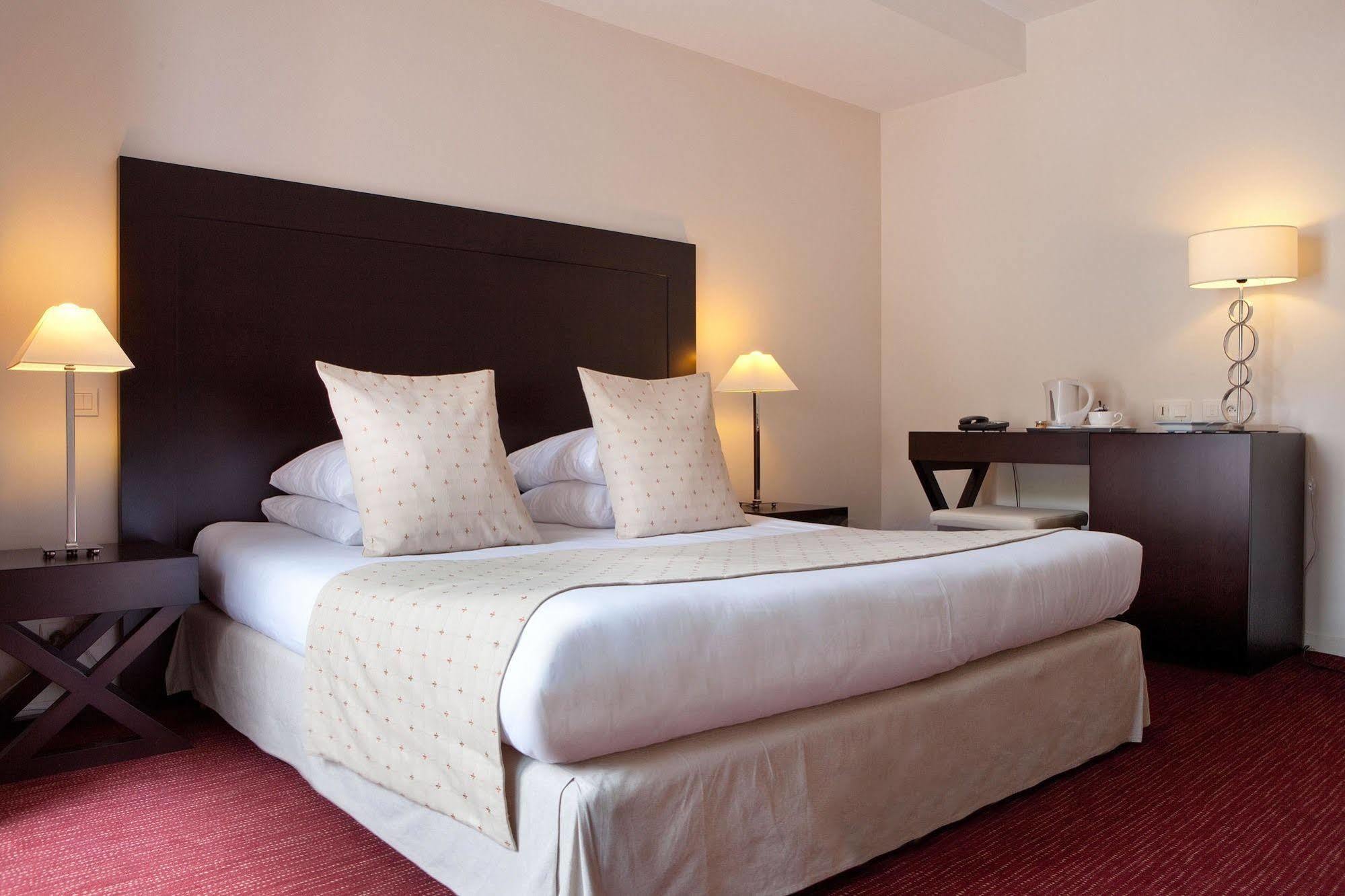 Hotel Burgevin Sully-sur-Loire Bagian luar foto